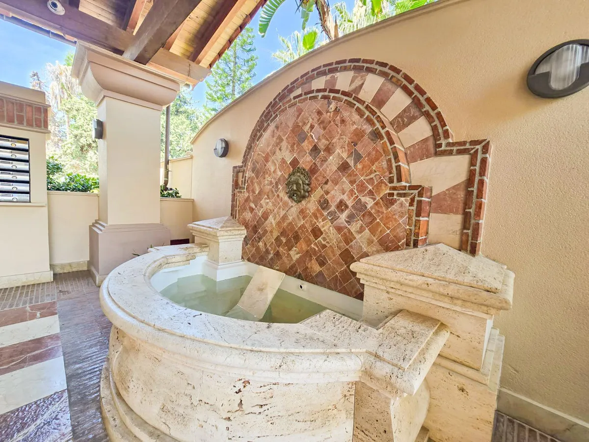 ffd9a479-9b73-4f53-9636-95ca79a59f49