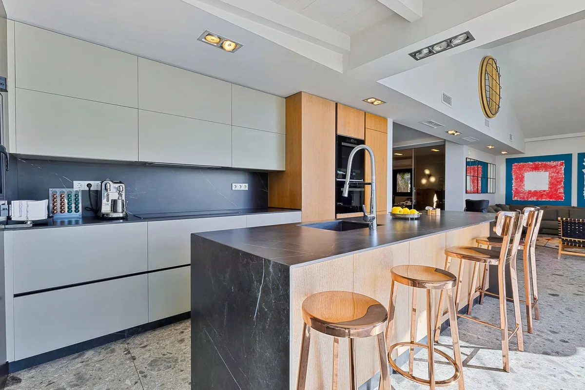 3d80aeb0-c780-48fd-88ca-f493571c2288