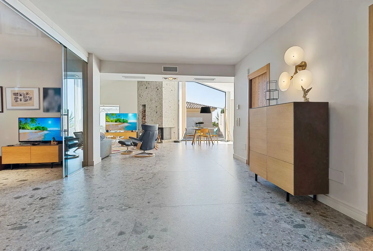 9631246d-986b-432c-8287-e94533142775