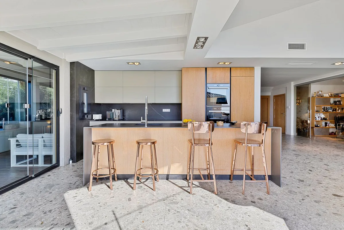 b53f6fe9-2974-4e89-9b15-af77ebca57af