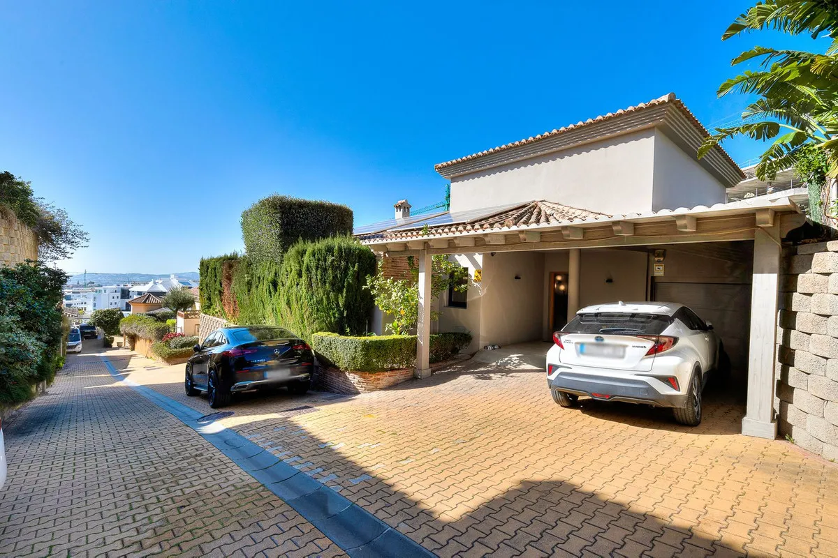 d9087e68-7c57-40c9-b008-b05831704e1b