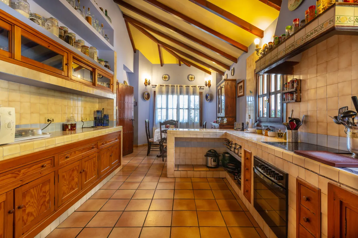 b1331929-d6e8-4731-befc-72b9cc599c1f