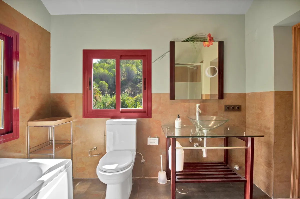 2e259c42-872f-48f3-aa3f-4a928ddf50f1