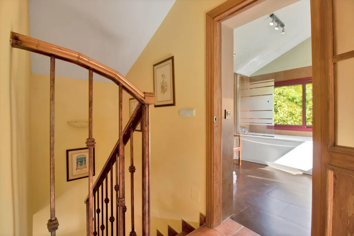 4d61ca0a-9b79-42f2-bc4d-b47146802321