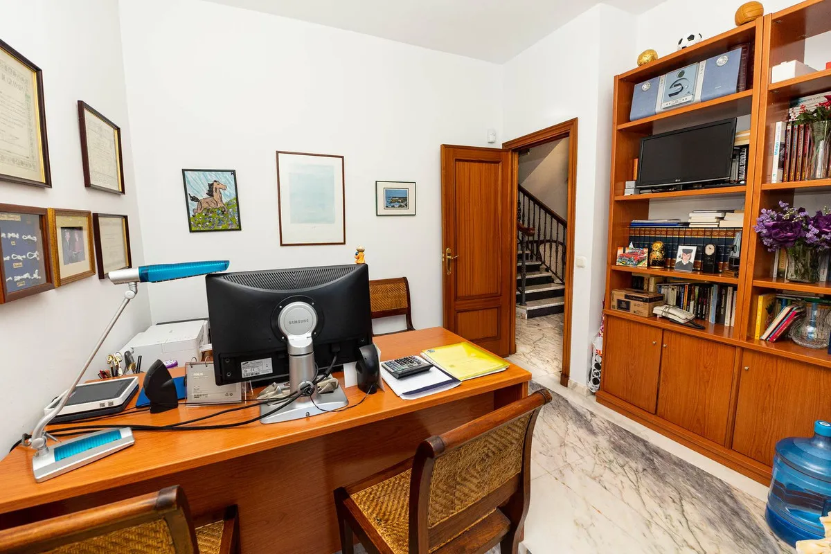 06cebb3a-56e1-4118-975d-793b93bf4f93