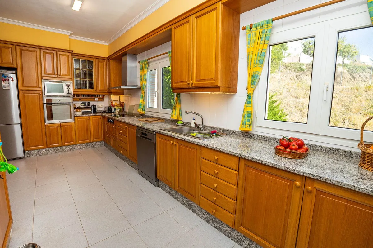 35915965-ea68-4f86-b316-c5a6e74a9f0b