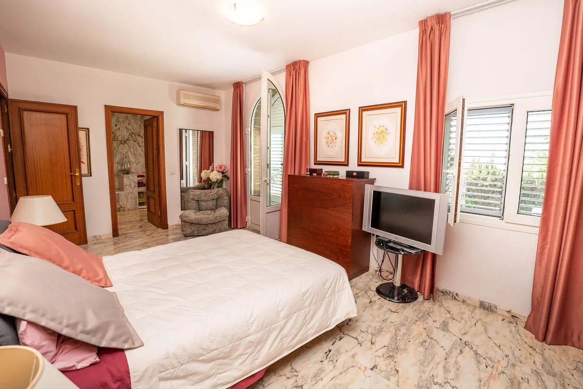 6f00e507-6c71-45d3-ba95-8594b6fa5b68