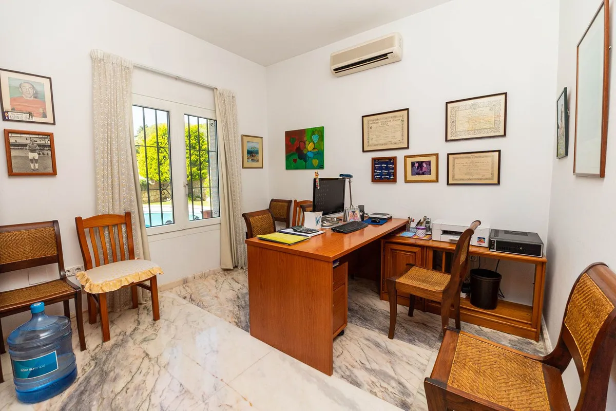 c2dfd672-a84c-4a43-8a78-9c0c27994fbe