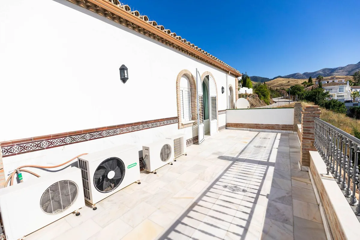 ea8e4f11-93bd-48d0-bef4-64aeea1ccc50