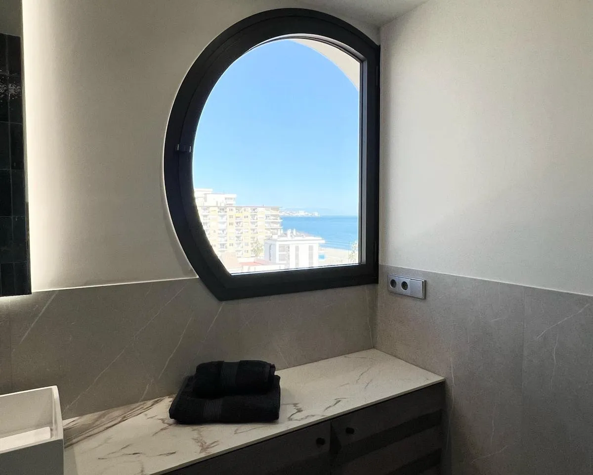 15258f35-f06a-48b9-b4a1-88eb65ff1ed2