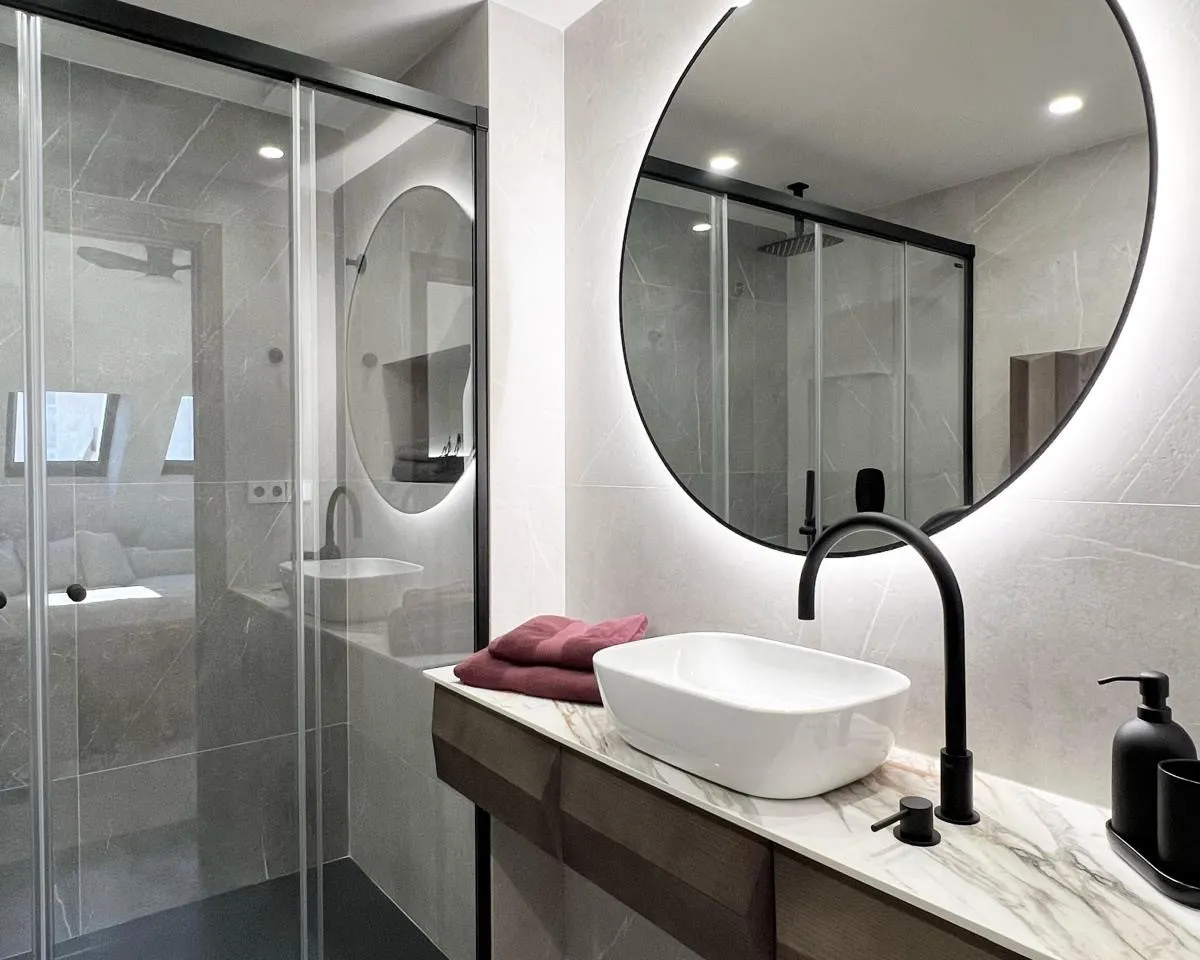 b13c84c0-6305-47d0-ac22-303b8bd86449