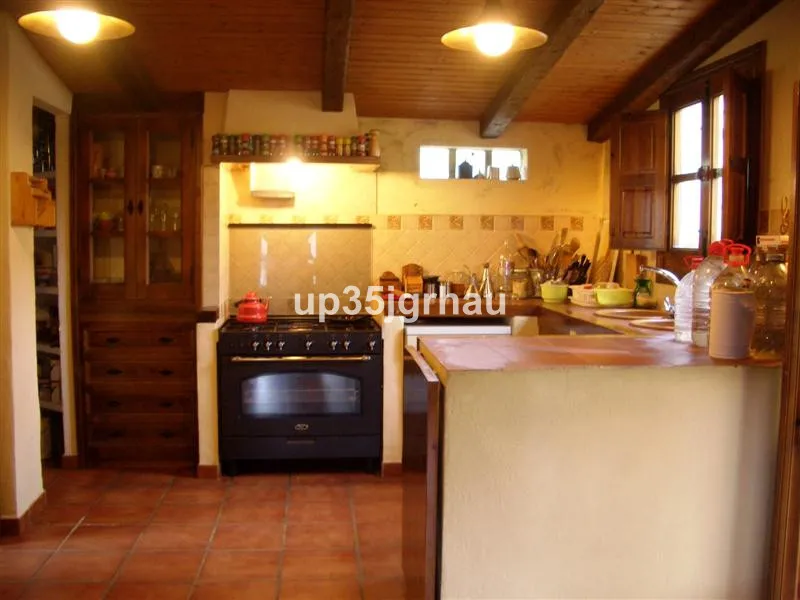 93189643-9ae6-4c6b-8777-7064fc8e28ba