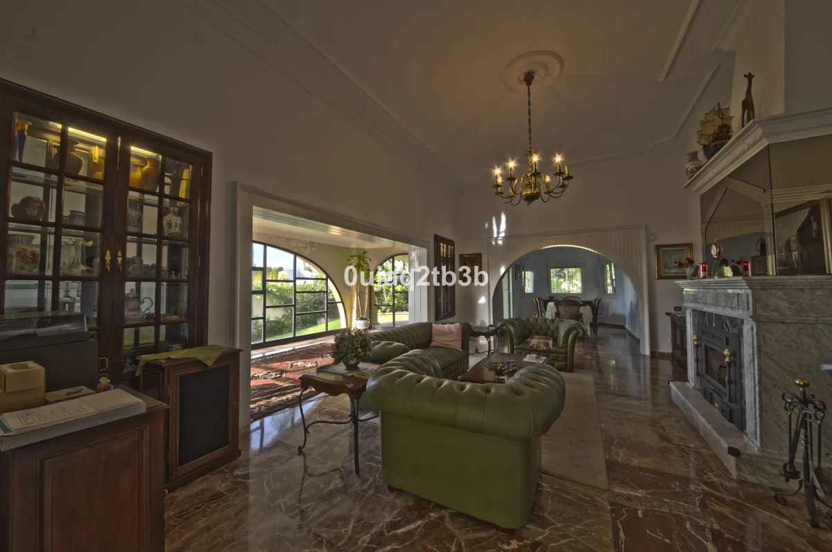 0fa0c6cb-5b1f-40a1-8a96-b476692a40b8