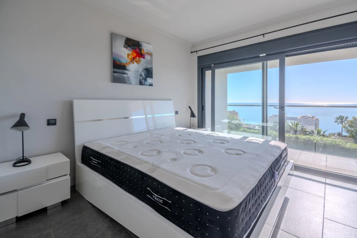 23957bcc-56c6-4ff8-83fb-b04c7feeeee7