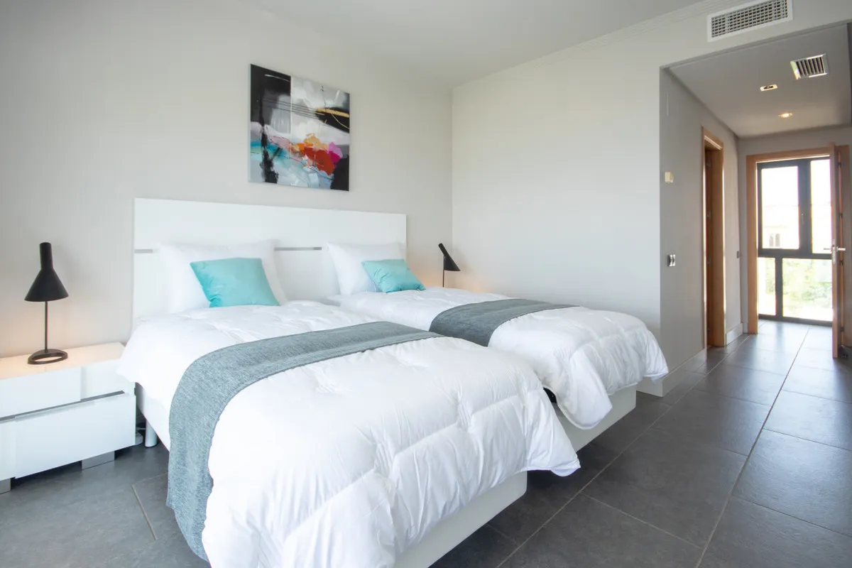 592b82ec-1045-448e-a6e8-ad4b11979cd2