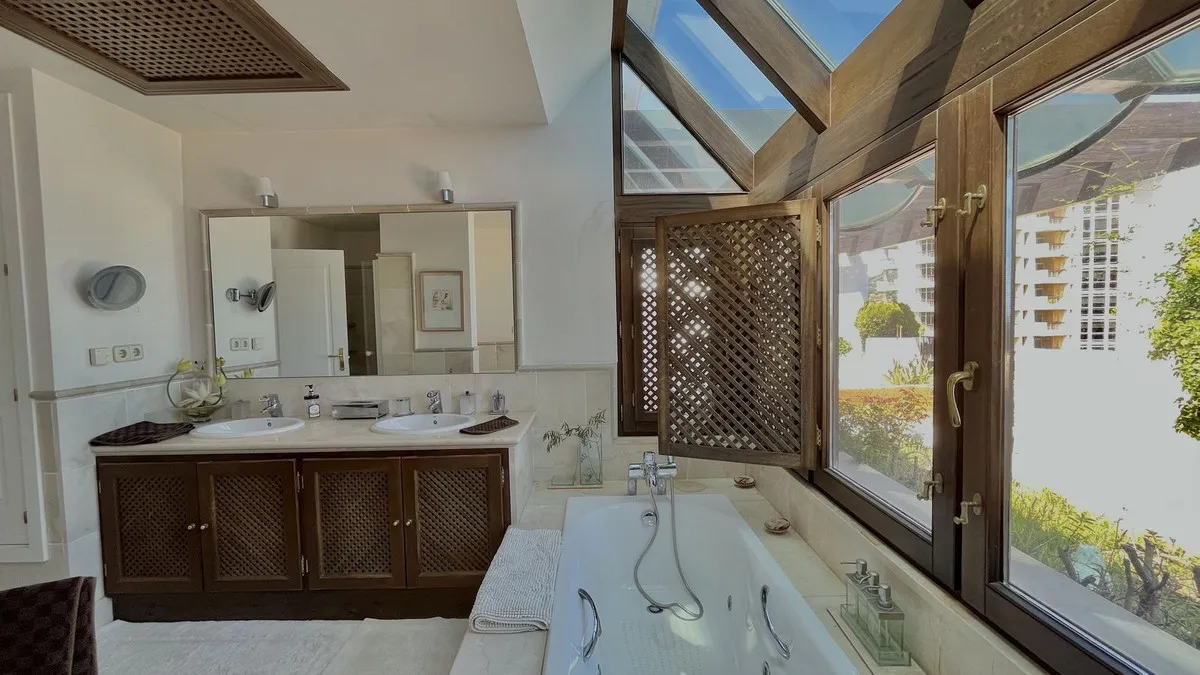 76687135-28e5-4d40-b0b1-a2fad7e97379