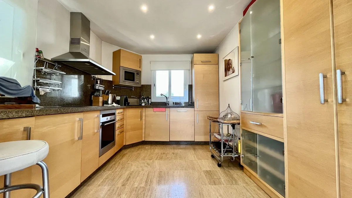 9e00fdea-7ea3-4d90-a46a-86477e5ad3ce