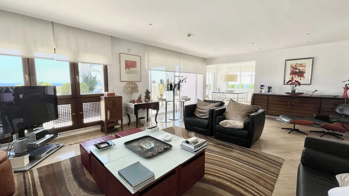 b7e96c9e-9010-4b92-8984-409602925247