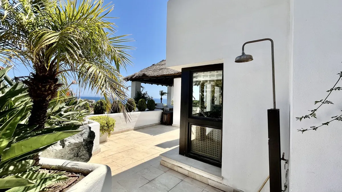 c7031718-ea28-4532-aaef-597ad82c22d1