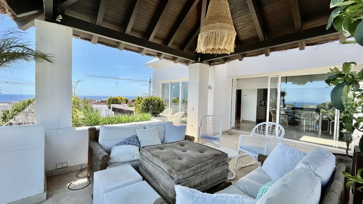 e1872275-b44e-4f69-9244-dd83ccd0cb29