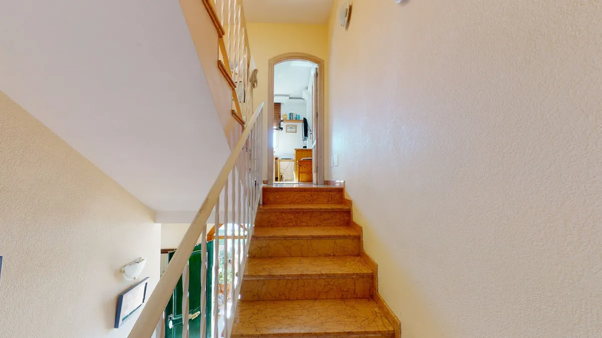 8b94e763-2b53-46b9-a2f4-8663d2f0ef53