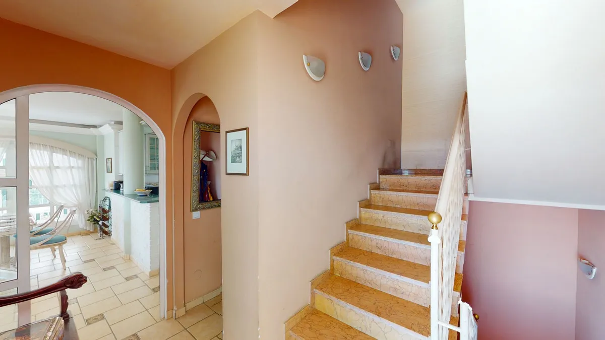 99216ff2-370a-48e6-8d43-ddfa923d08c7