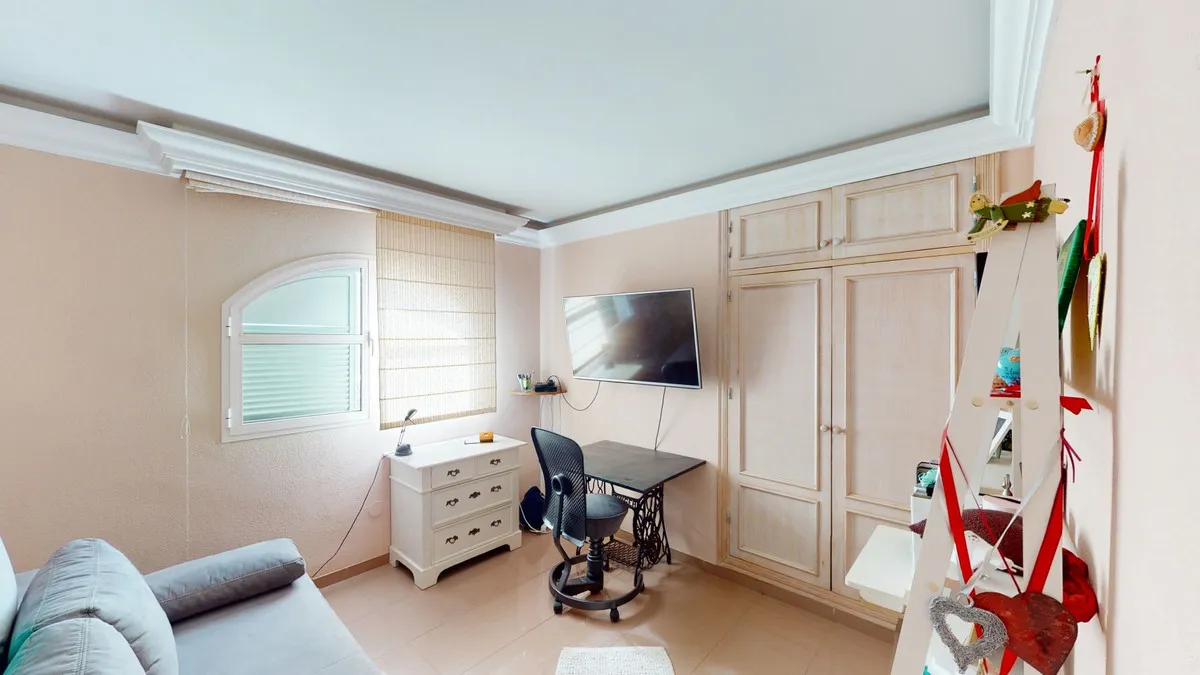 c82a2e7e-86f8-45f5-8113-96a3e81301a6