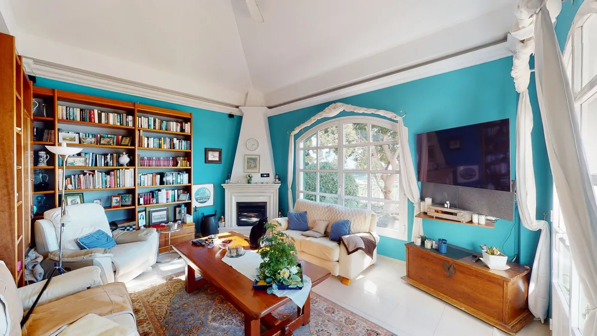 db1b880f-7f59-4cdb-ba22-7c8a1f26e838