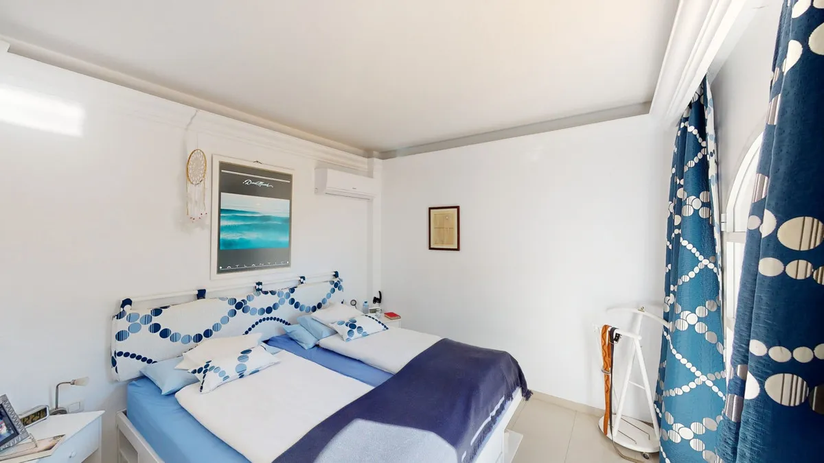 f4dd6796-42a9-4e7d-8bda-364d04ae8649