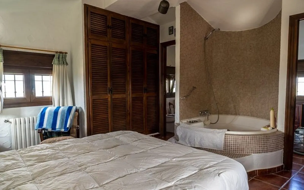 8a1eb4f9-c4e8-419f-b56e-afadcb747ffb