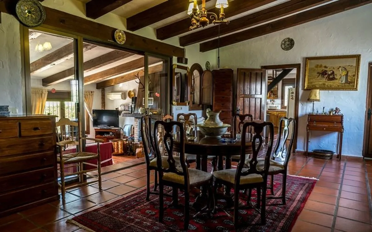 9ff903d5-1254-4636-8c42-00b5305f3619