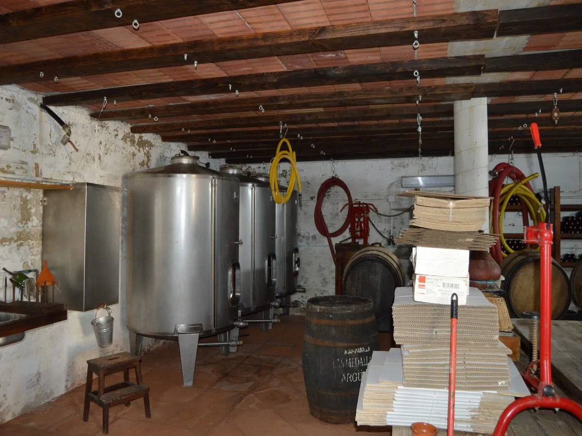 aac193f8-fc53-4c1c-930f-7dda83ca865c