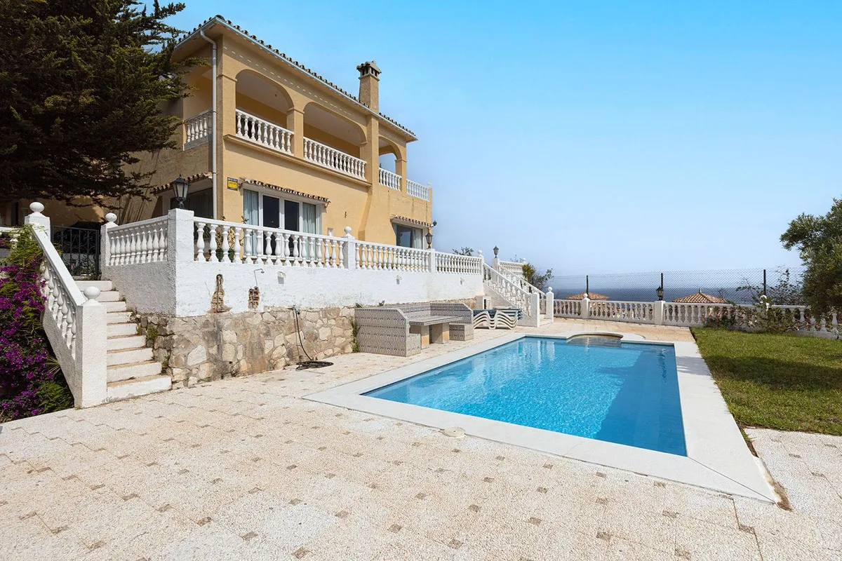 025568f9-35c1-4c6f-9746-77d7c2c50f9f