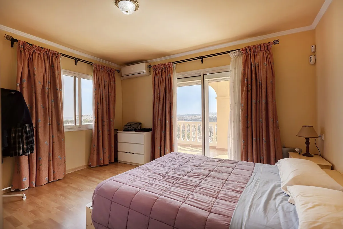 148cccca-2382-409c-95ba-0c00bb17202e