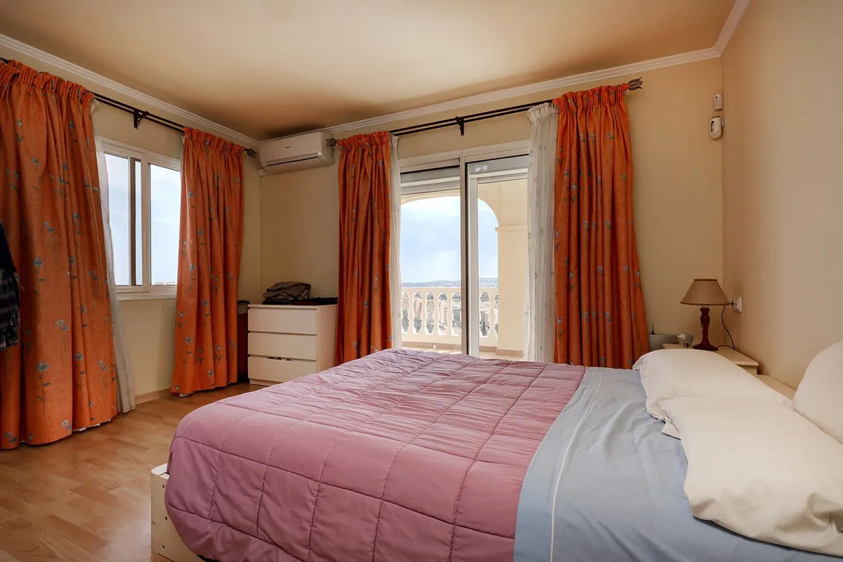 b2ab0843-144f-4965-abb7-68f3f9d29d80