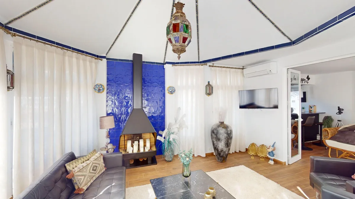 3af57341-97d3-49f3-a60e-df4e974af5ff