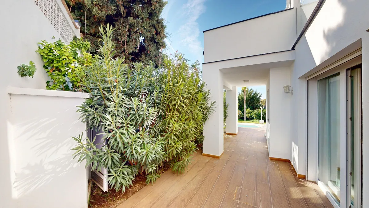 4e7a75af-8c97-4bdd-b578-5f9094928ea2