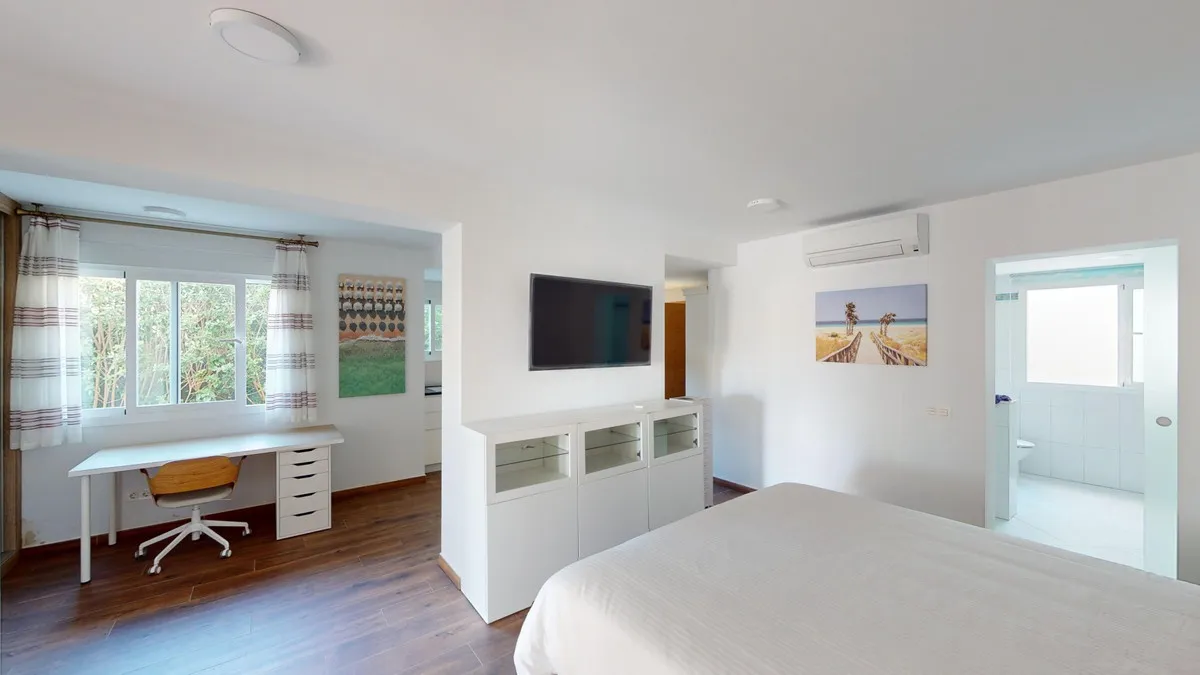 703d5404-ee21-4c0d-bce1-a6de20ee82e3