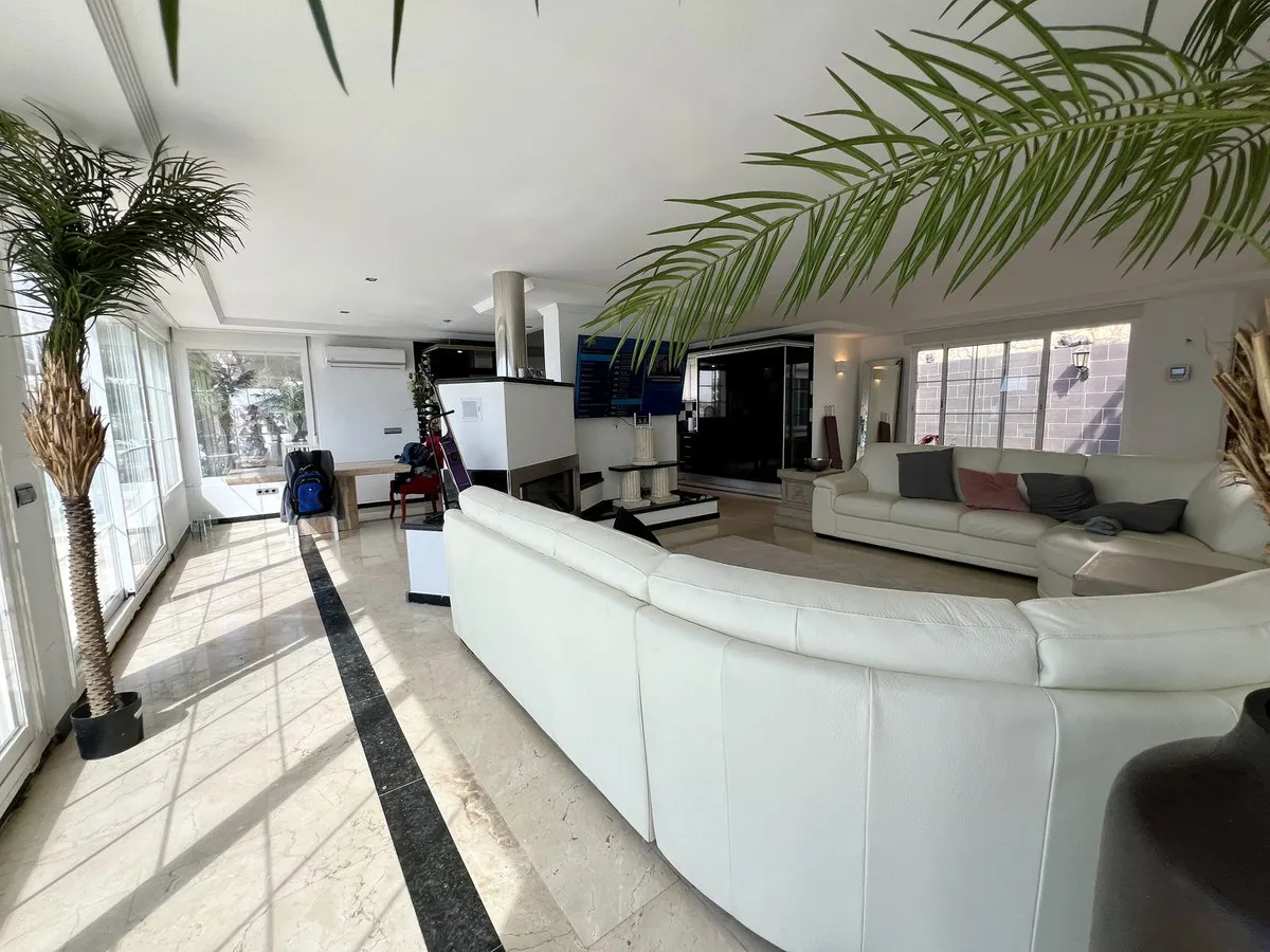 a00deff0-9202-4769-b351-4b25c8c3fbe8