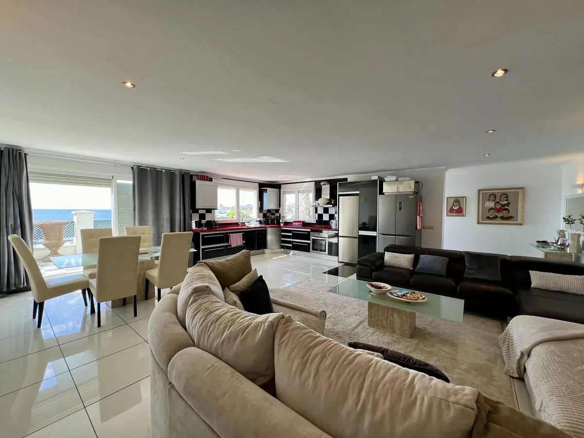 a17dd380-c627-4515-bb48-75c81ce53c1e