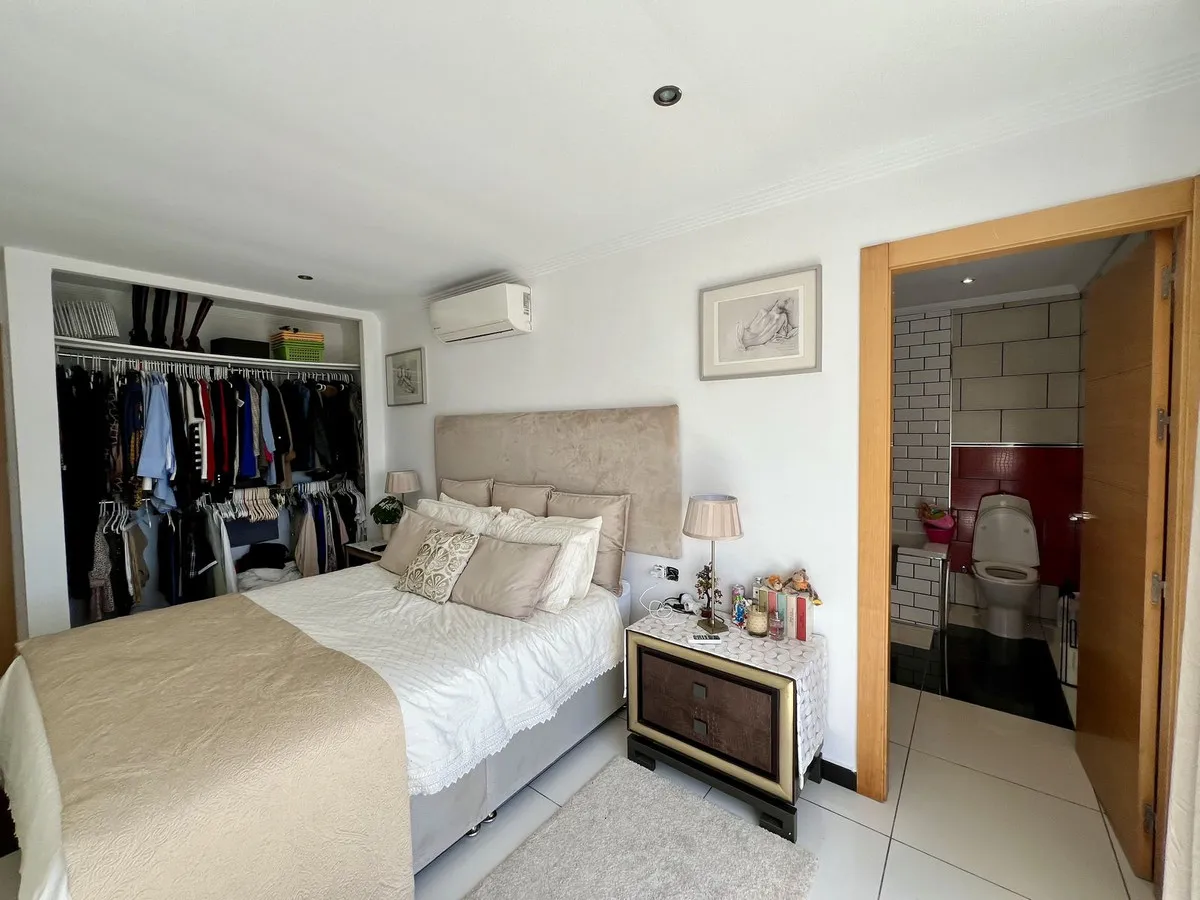 b9260ed6-39c2-4aba-98f7-e8b6bee8b67f