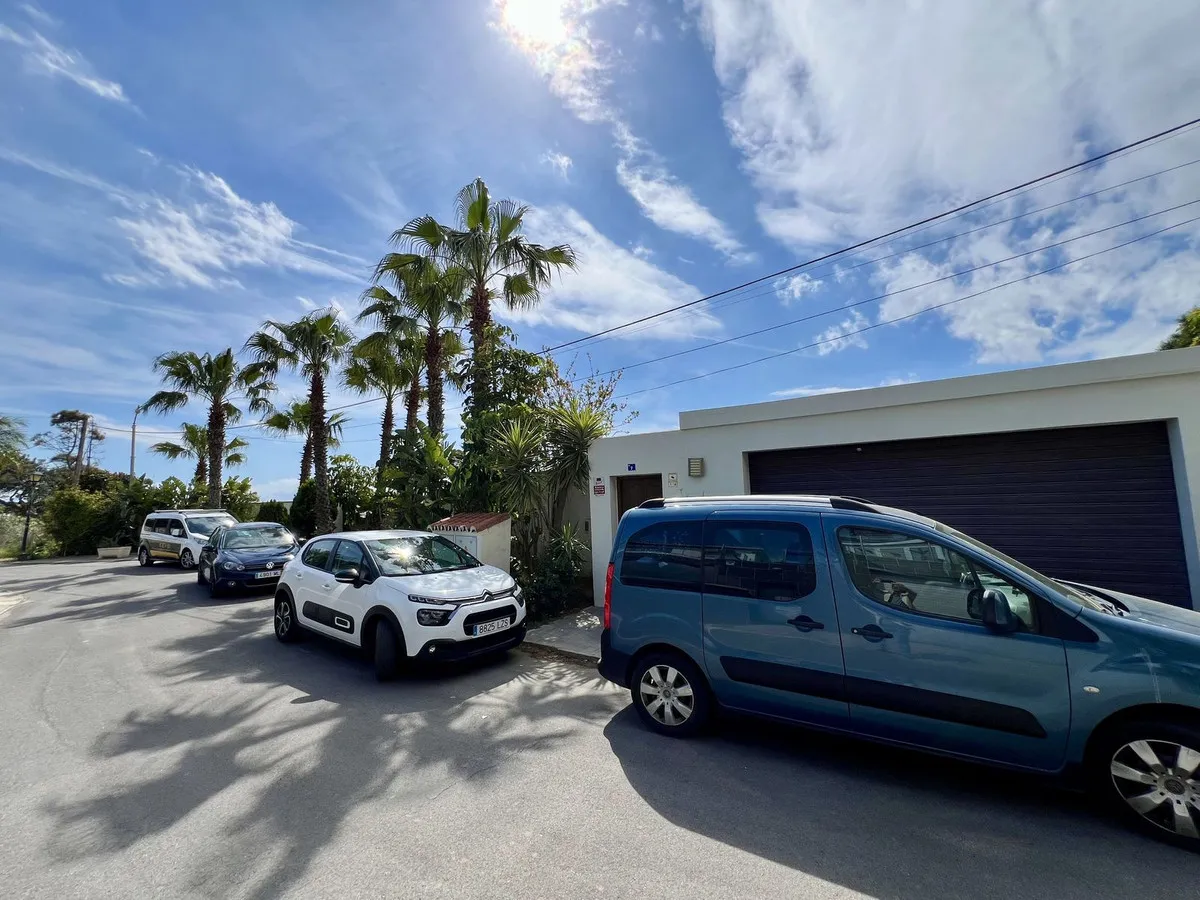 d1d1dfc3-9b2e-44d9-bb07-a9ff568e5fe4