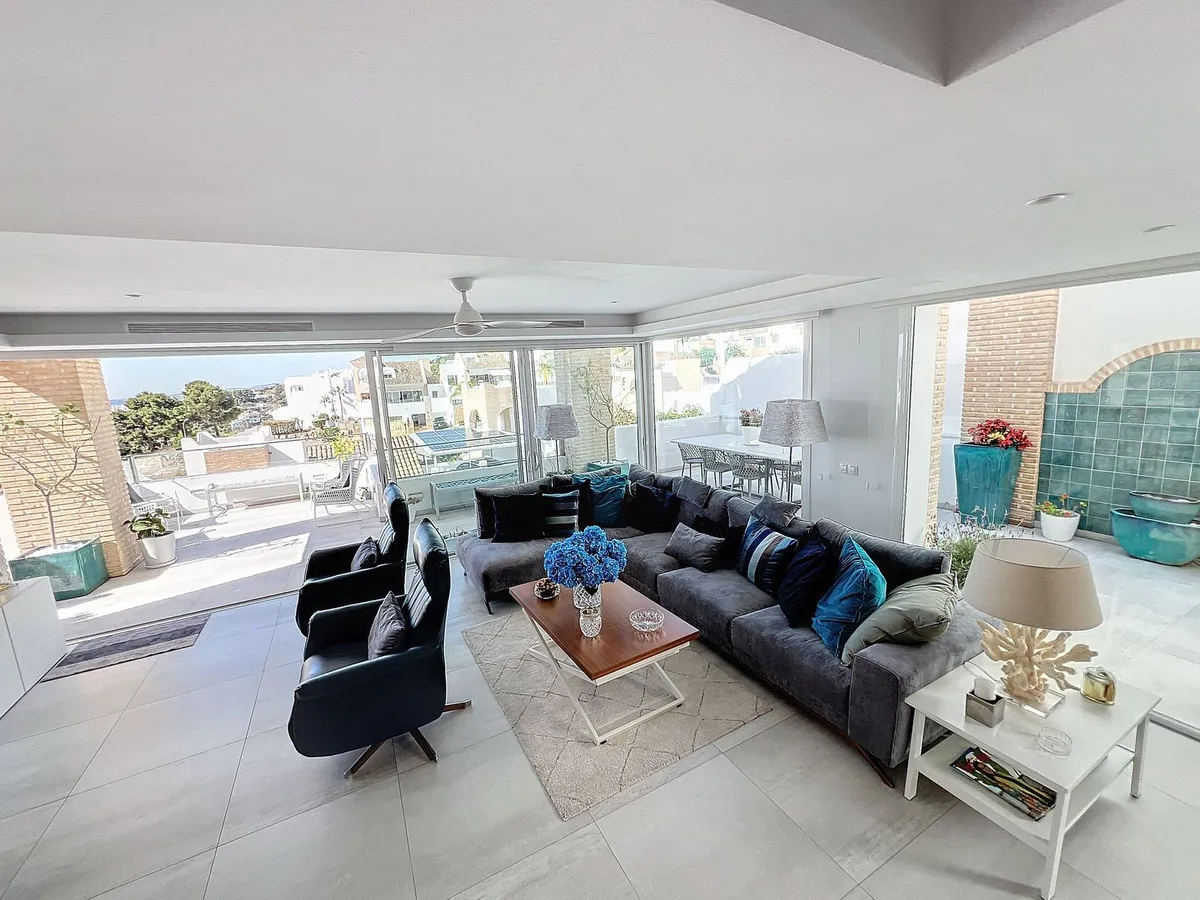 0fbba0c2-fe6f-411c-8743-d0fe0556e298