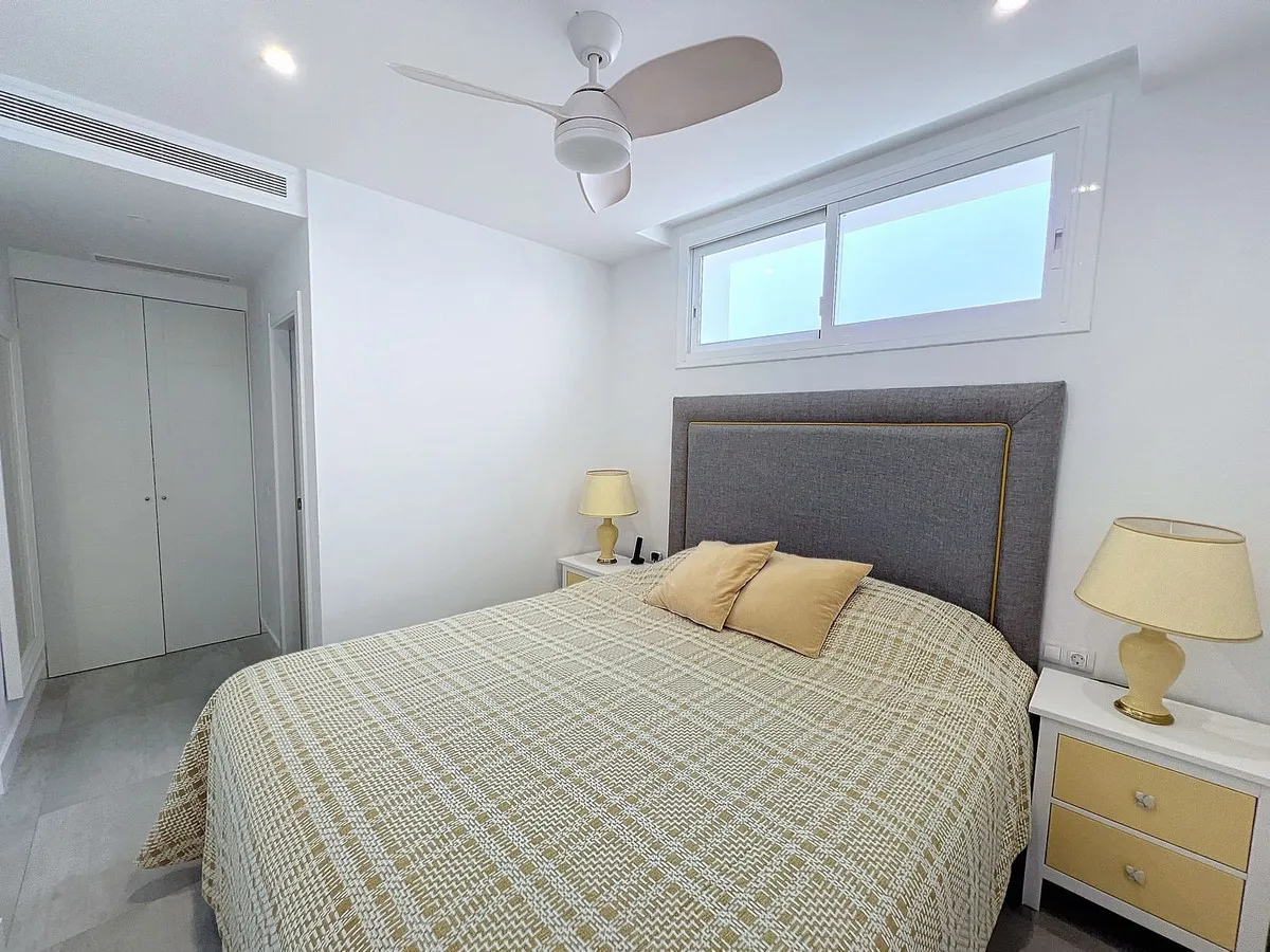 1de2730d-4c86-4845-a5c7-2e8c46800955