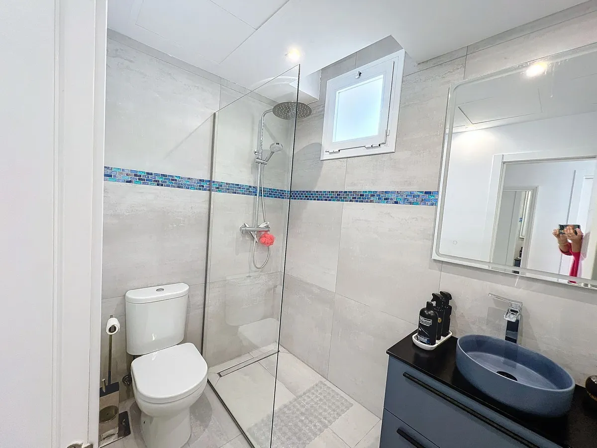 b1fb3477-6eda-401f-beb0-31952e40347c