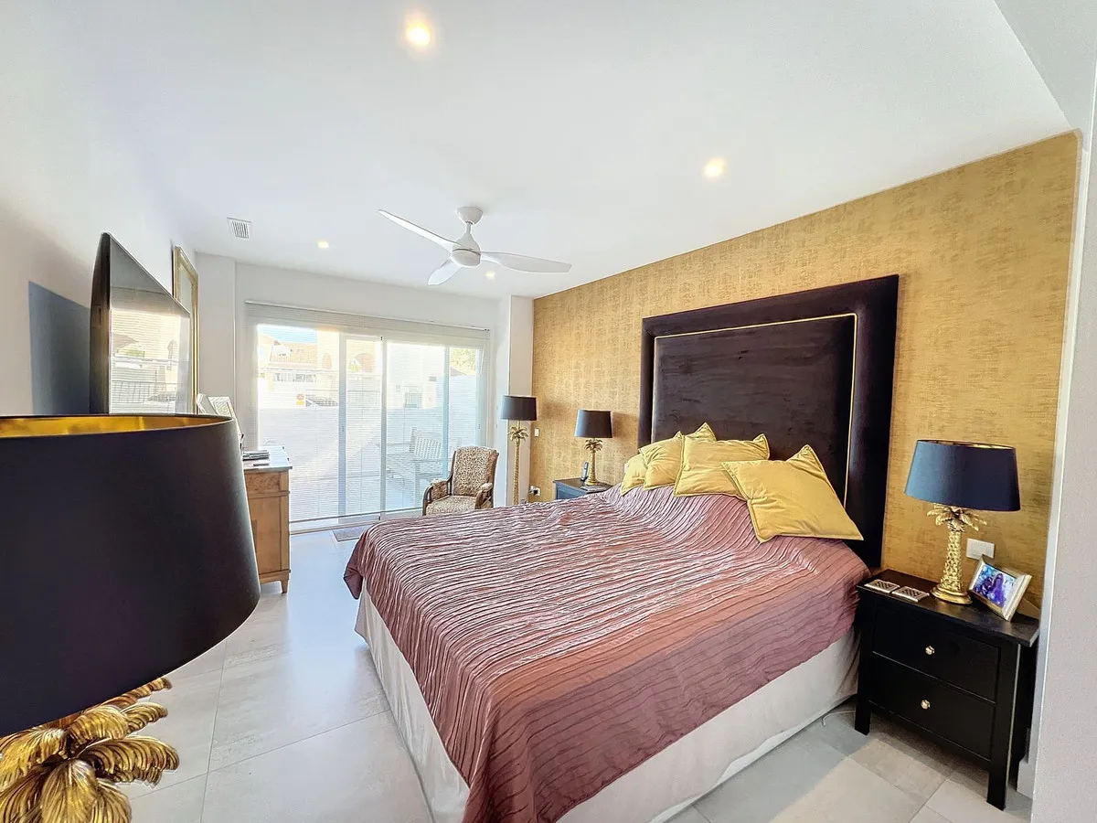 c4becbd5-b7c1-4f6f-ab8c-28fb4c572309