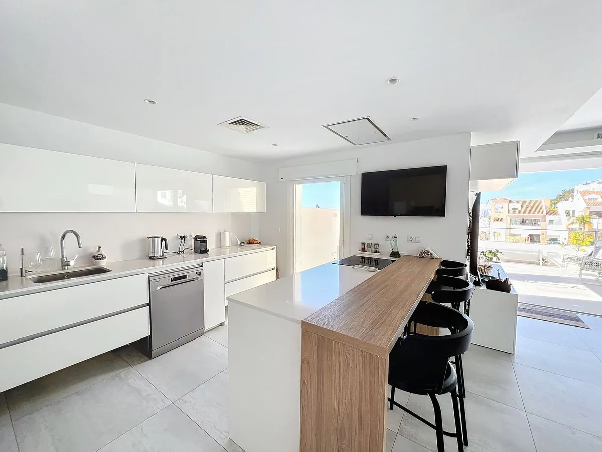 c63514ec-0ef7-4b97-a11a-c1f98067c12a