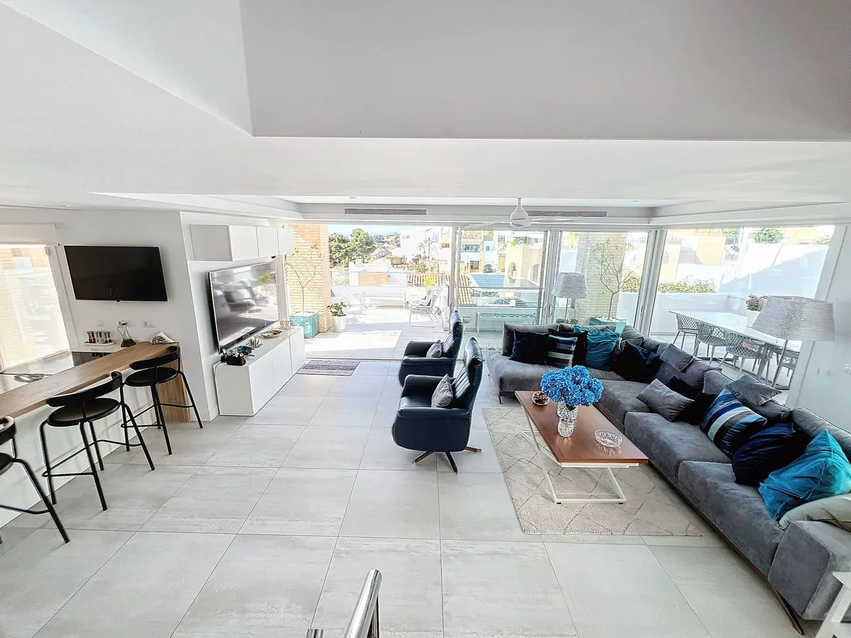 cf8be369-09dc-42d8-b94d-6a77589d2f4d