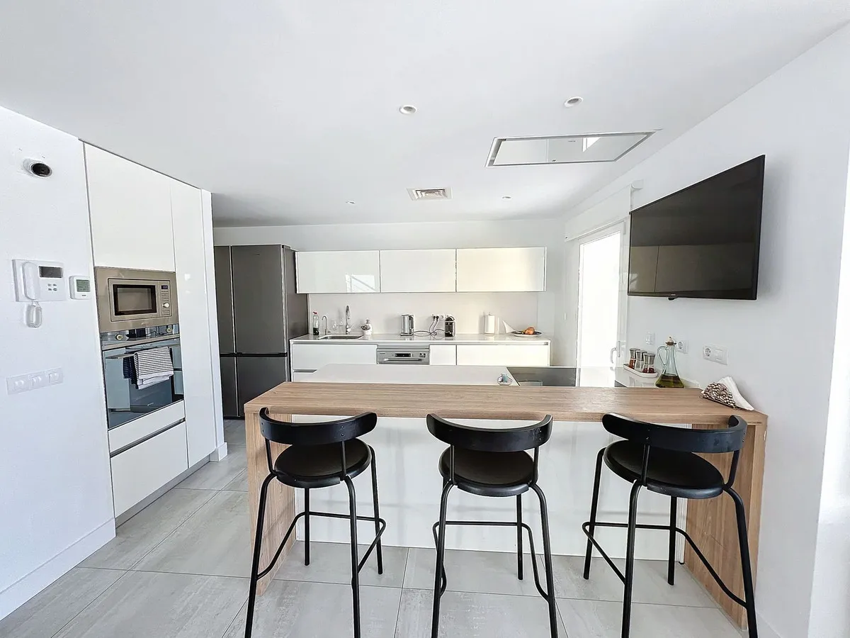 d56903d8-2946-426d-9763-93f6cc693757