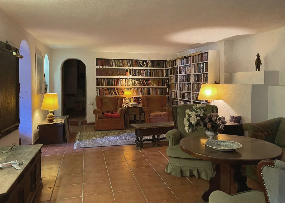 24ced6b0-f7ca-4f6d-abfe-82d2402f5487